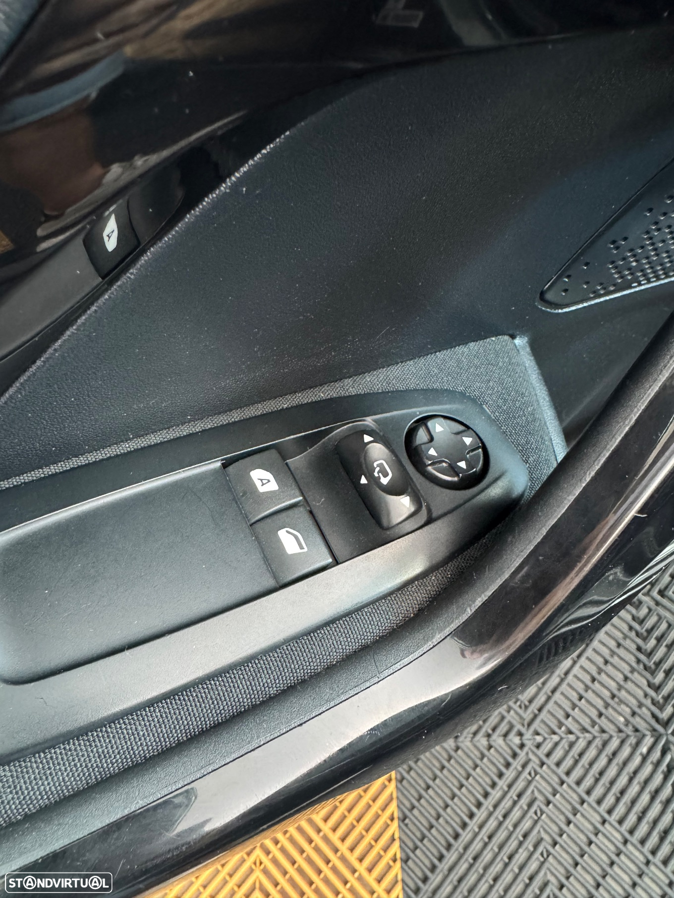 Peugeot 208 1.2 VTi SE Style - 14