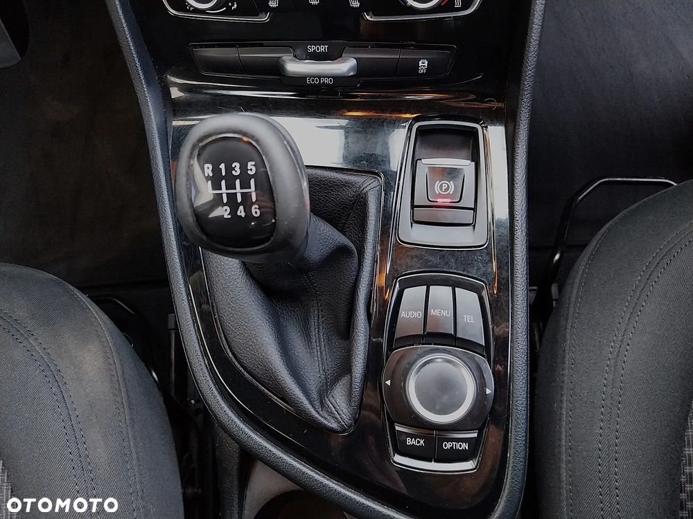 BMW Seria 2 216i - 16