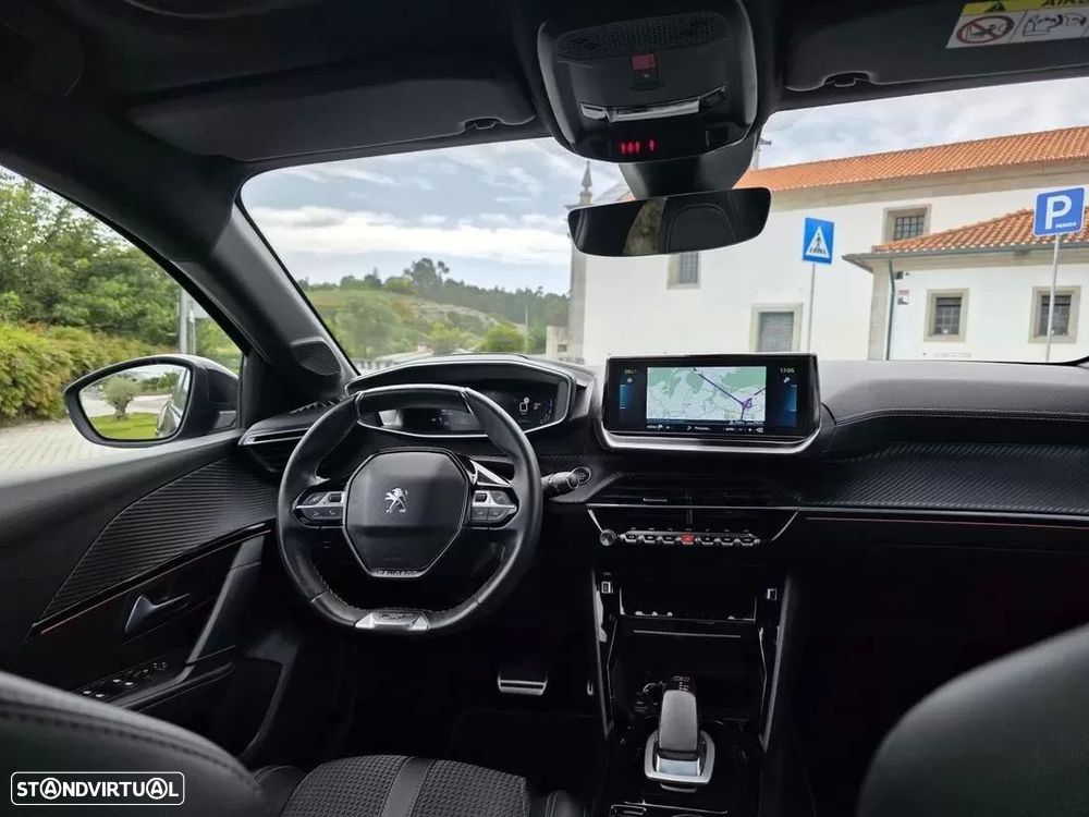Peugeot e-208 GT - 25