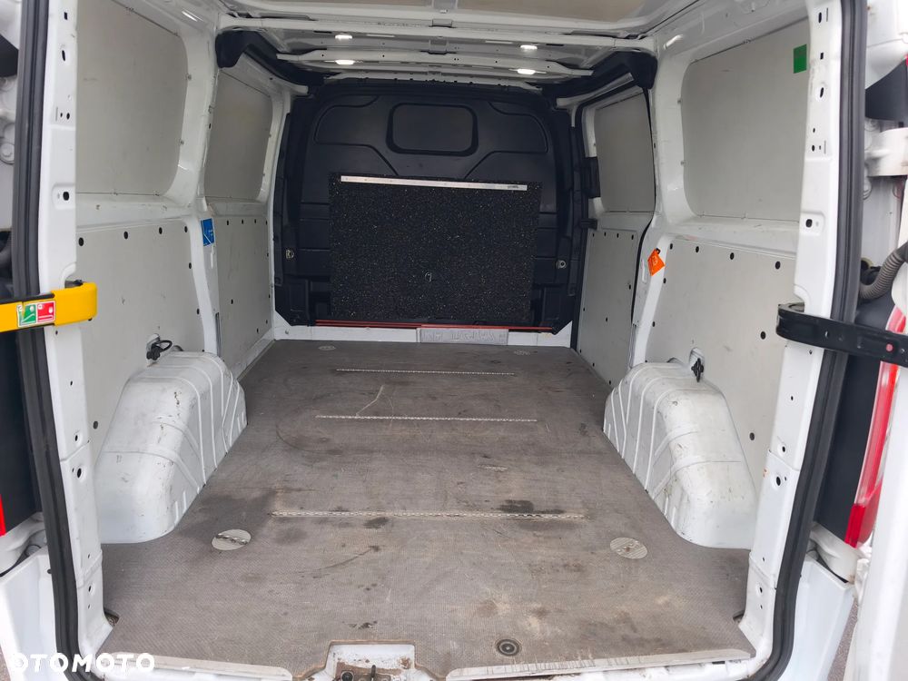Ford TRANSIT CUSTOM - 6