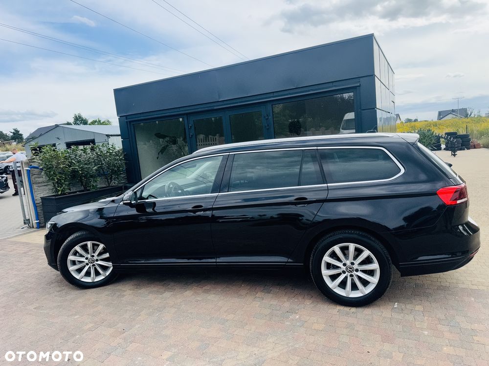 Volkswagen Passat - 32