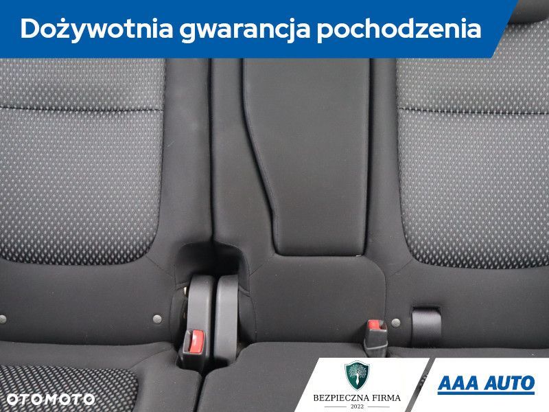 Mitsubishi Outlander - 12