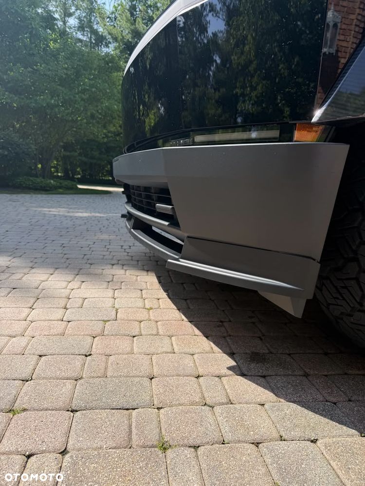 Tesla Cybertruck - 27
