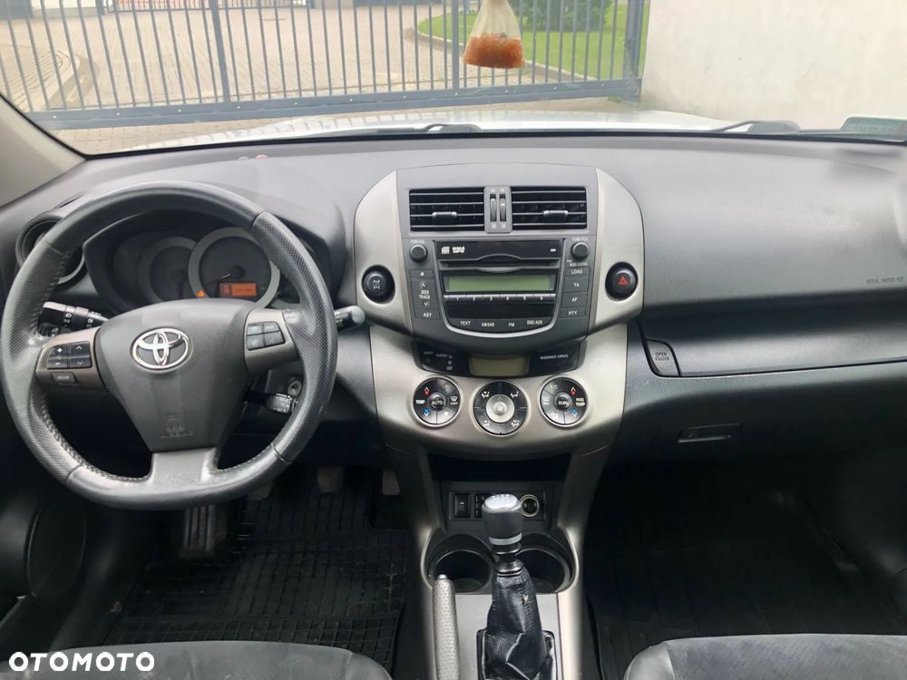 Toyota RAV4 - 38