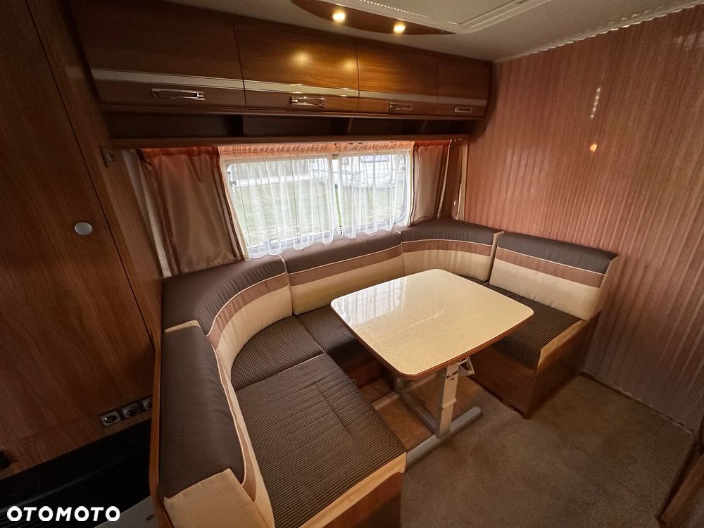 Dethleffs 550 NOMAD z przedsionkiem Isabella i łóżkami piętrowymi. - 18