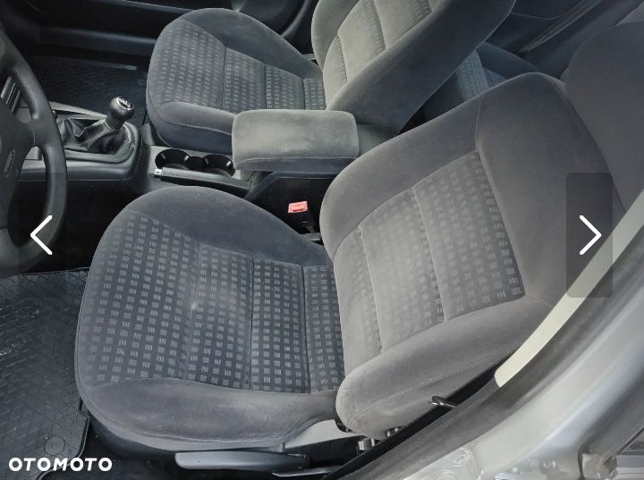 Volkswagen Passat 1.6 GL - 18
