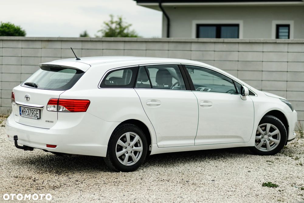 Toyota Avensis 1.8 Life - 16