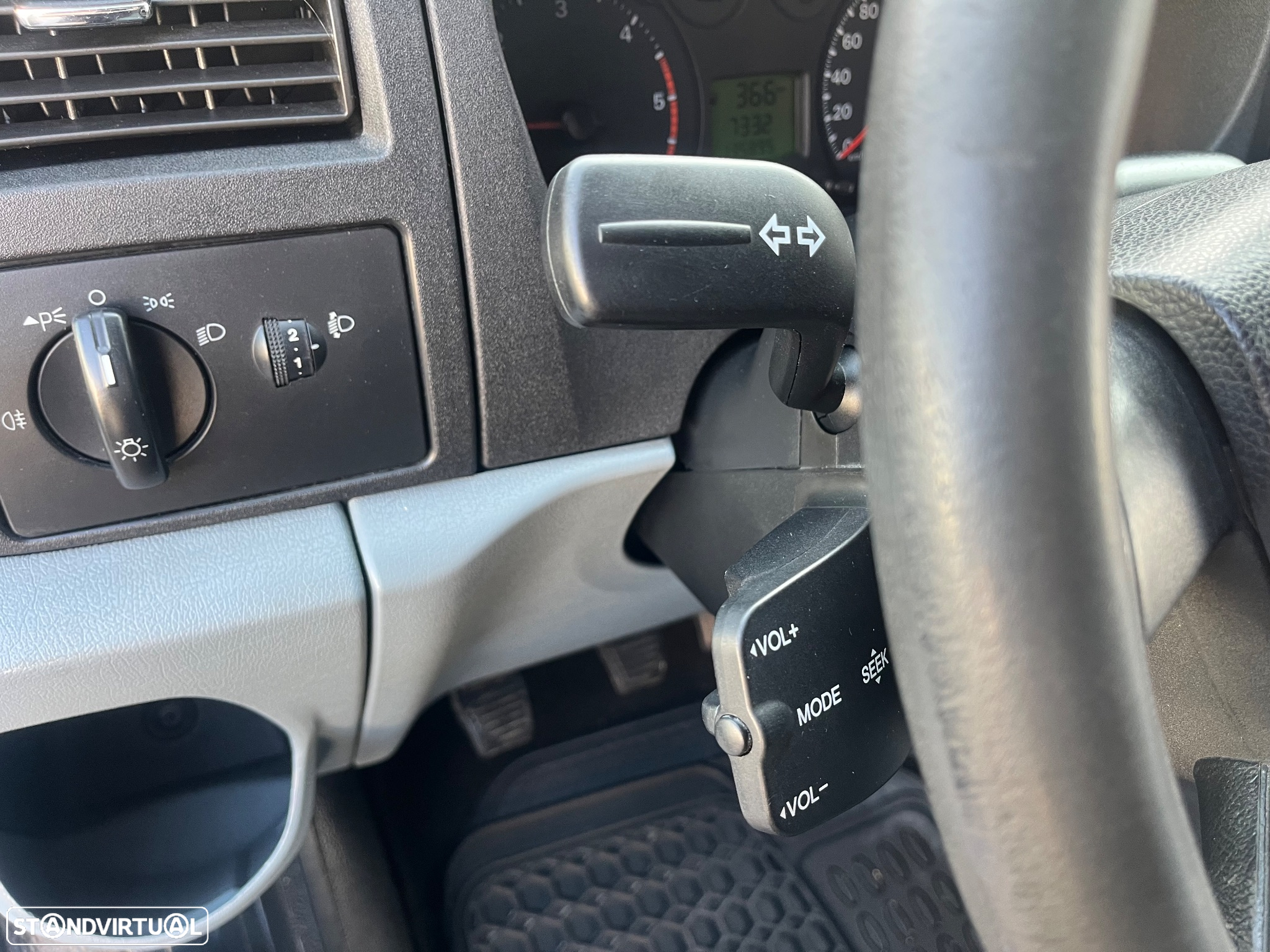Ford TRANSIT/330L - 16