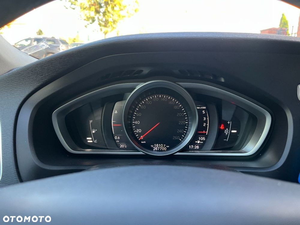 Volvo V40 D2 Inscription - 9