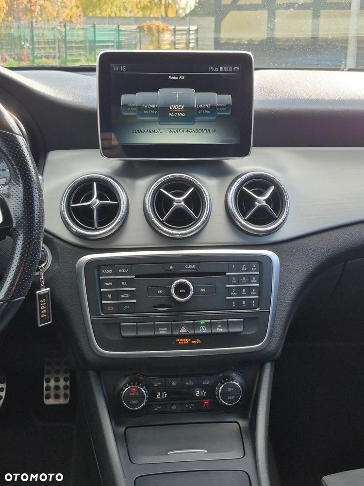 Mercedes-Benz CLA 250 4Matic 7G-DCT AMG Line - 18