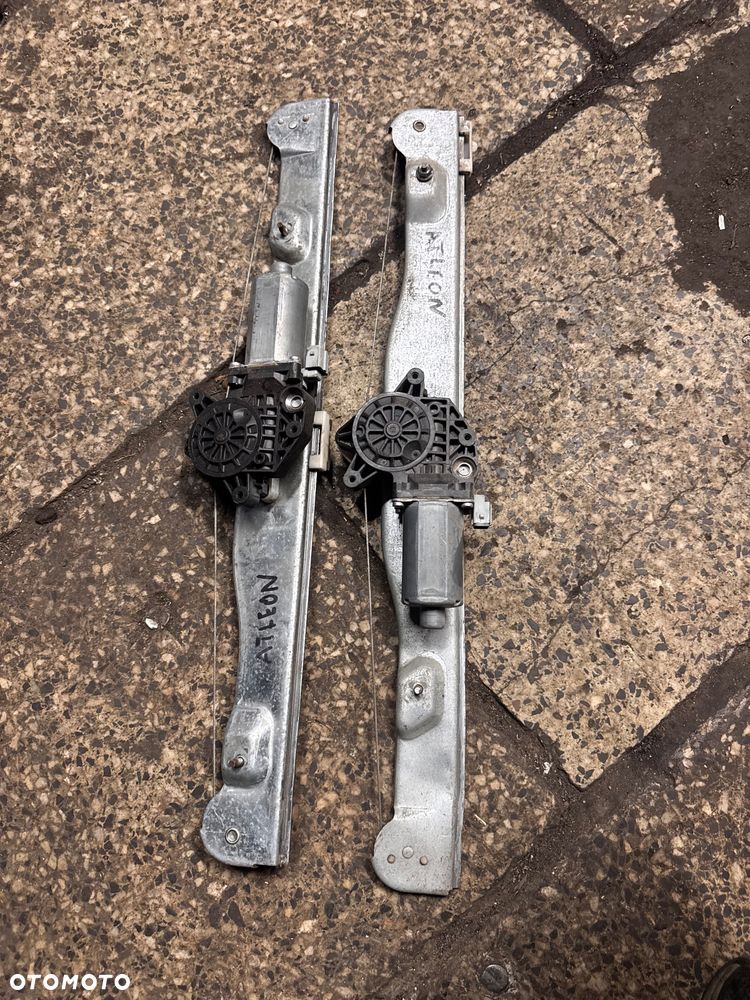 Podnośnik szyb Nissan Atleon - 1