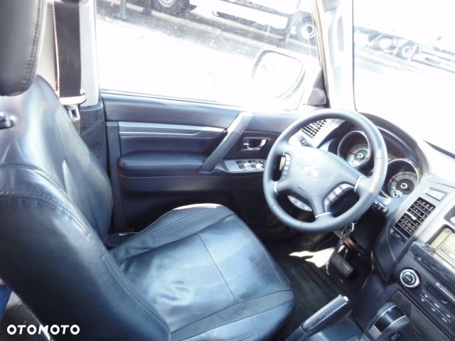 Mitsubishi Pajero 3.2 DID Instyle - 14