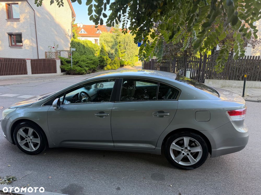 Toyota Avensis 1.6 Sol - 7