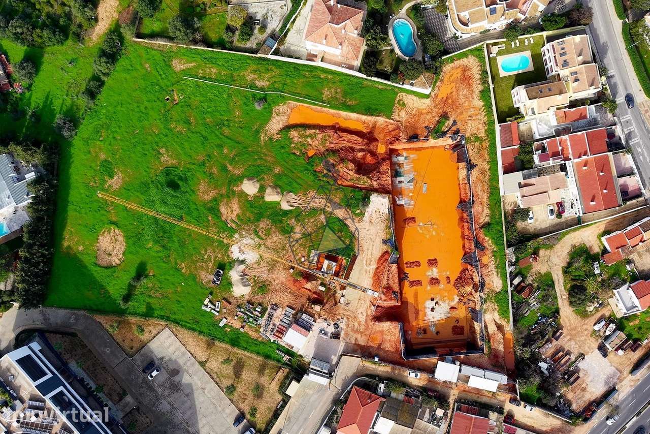 T3 COM 390m2 e BOX PARA 3 VIATURAS NO HORUS RESIDENCE - PRAIA DA ROCHA - Grande imagem: 2/41
