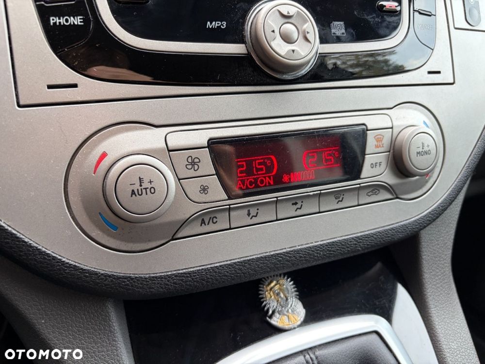 Ford Kuga - 17