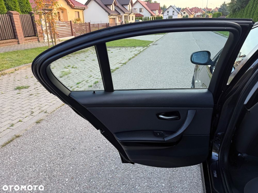 BMW Seria 3 - 16