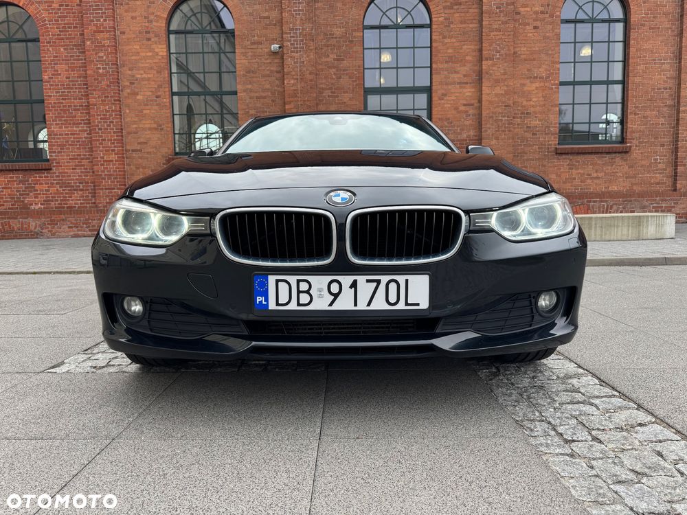 BMW Seria 3 318d - 15