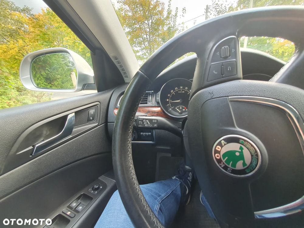 Skoda Superb 2.0 TDI Exclusive - 14