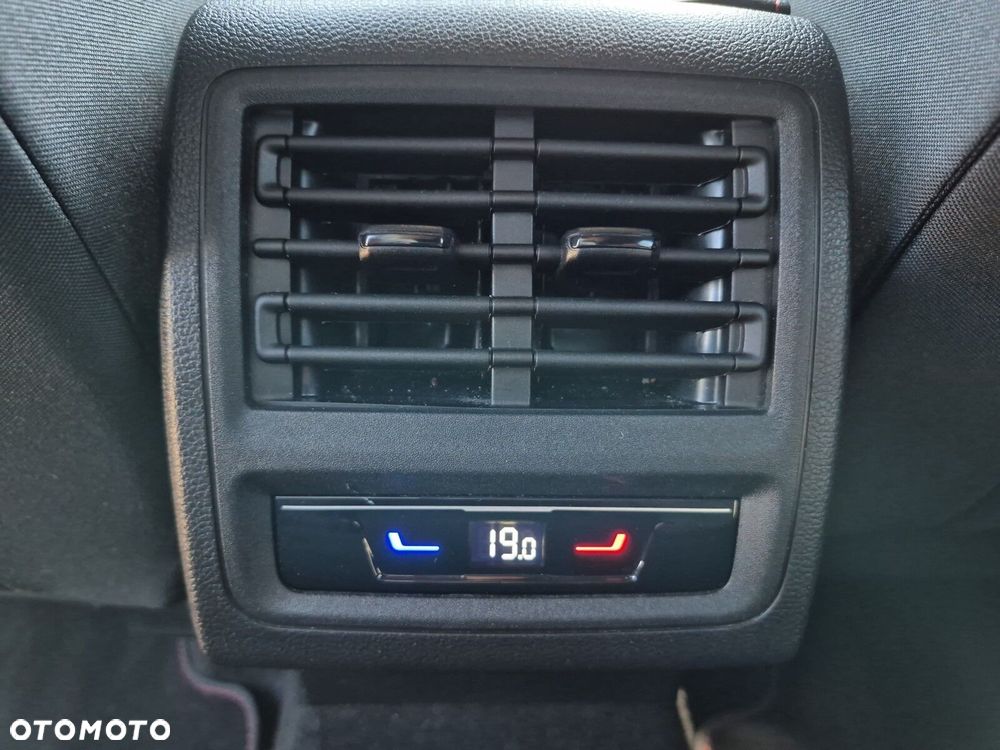 Volkswagen Golf 2.0 TSI GTI DSG - 30