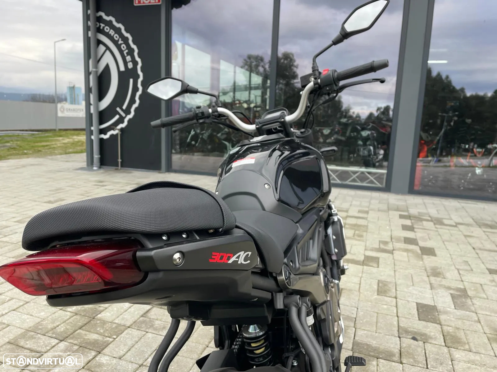 Voge 300AC - 6