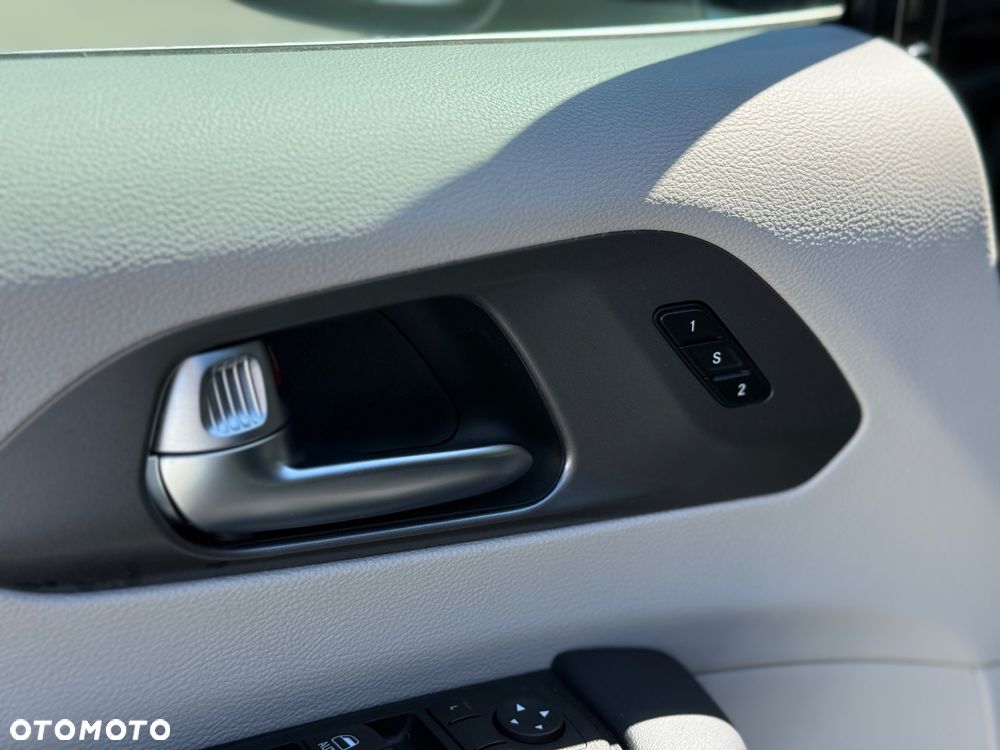 Chrysler Pacifica - 9