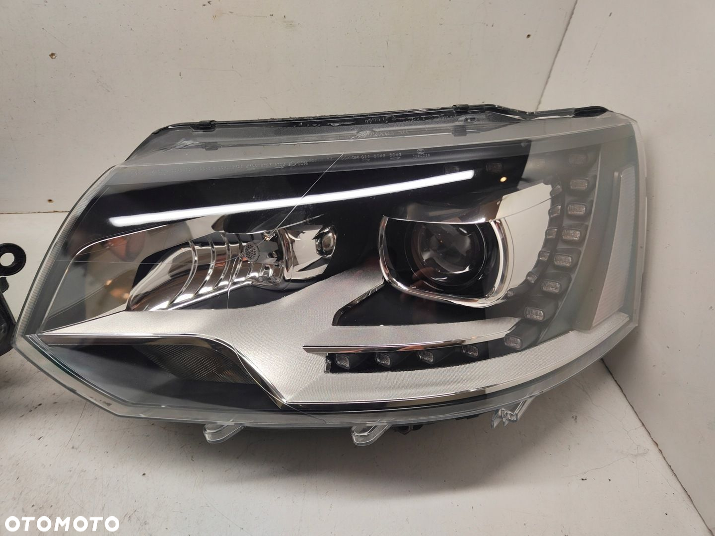 VW T5 XENON Z LED KOMPLET LAMP PRZEDNICH 7E5941016, 7E5941017 - 2