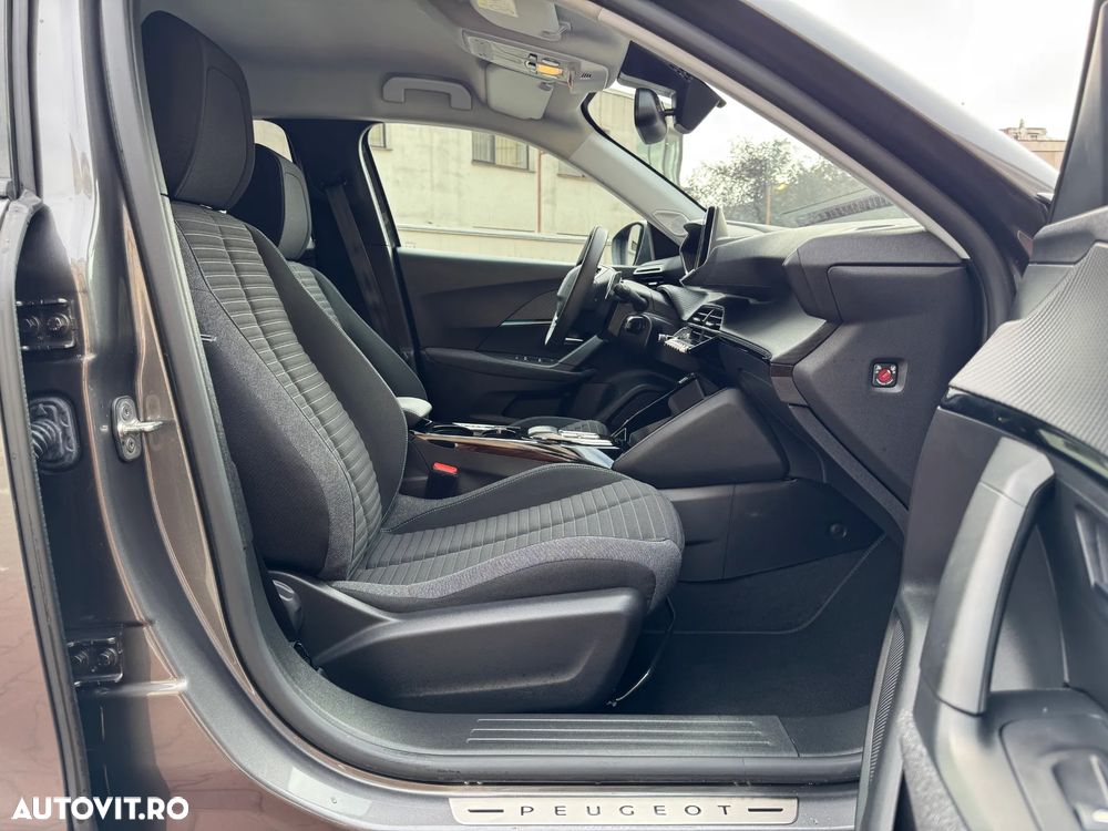 Peugeot 2008 PureTech 130 EAT8 Allure Pack - 16
