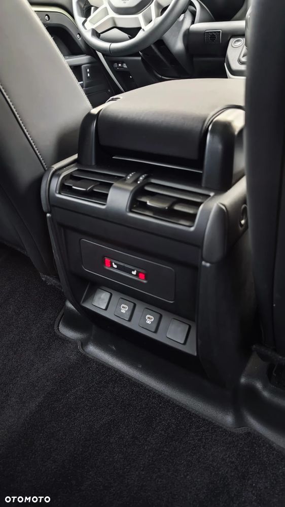 Land Rover Defender - 19