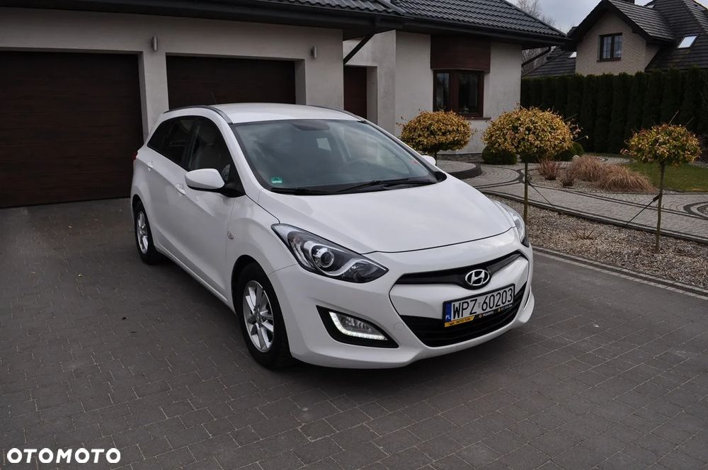 Hyundai i30 1.6 CRDi Fifa World Cup Edition - 12