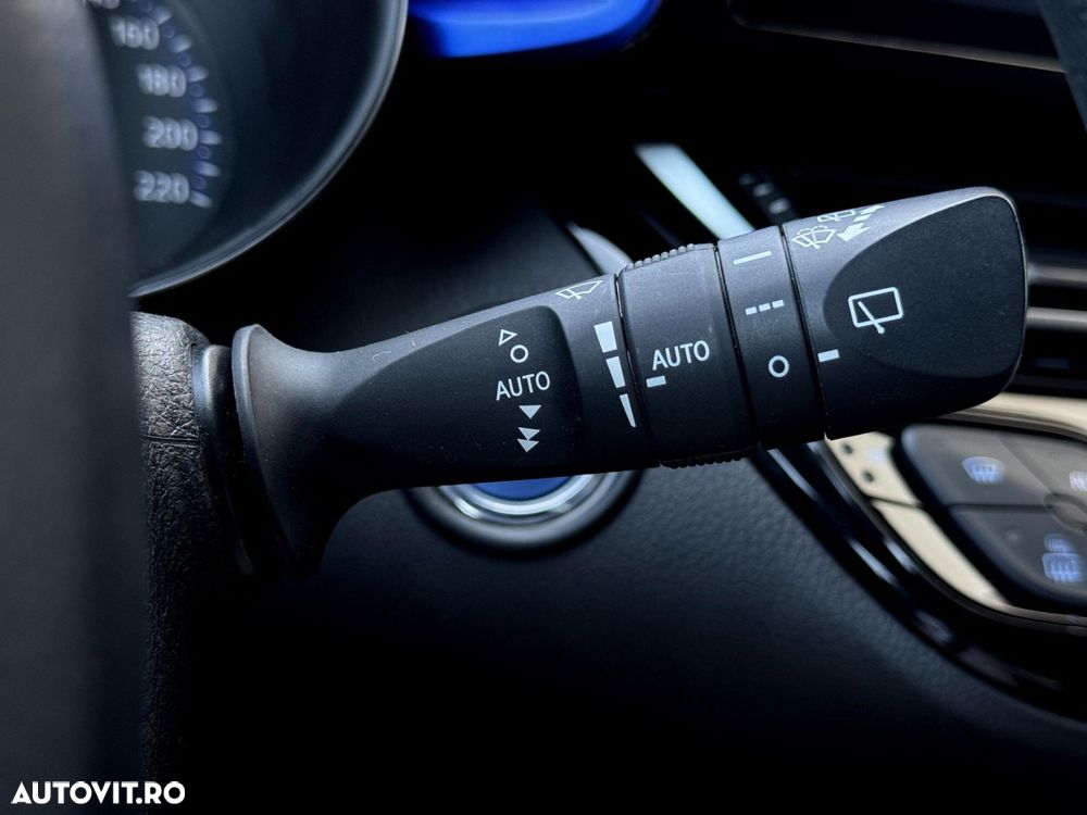 Toyota C-HR - 16