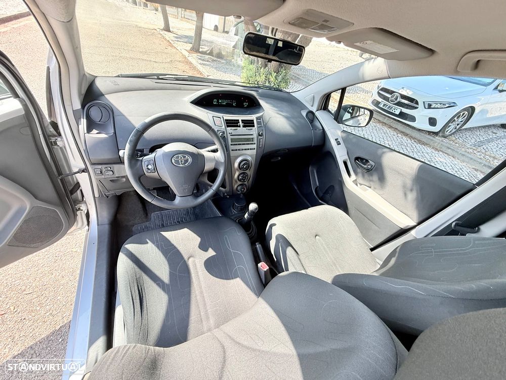 Toyota Yaris 1.0 VVT-i Sol AC+VSC - 10