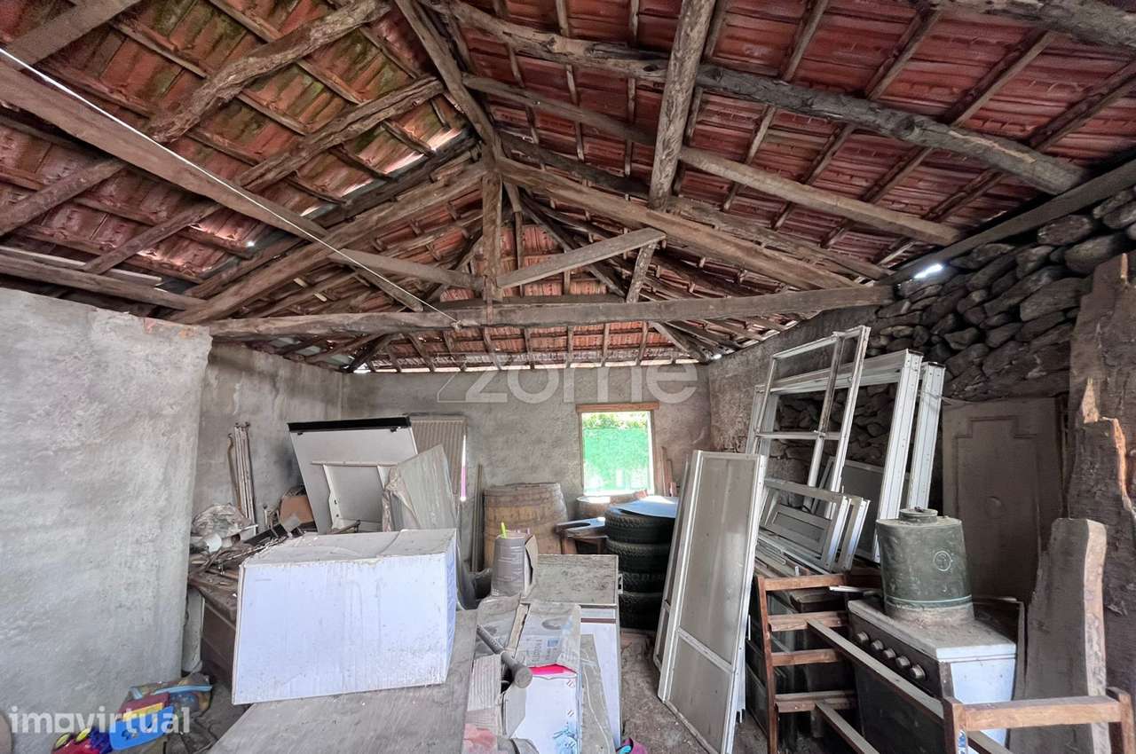 Casa em ruína com 4 divisões - Grande imagem: 2/5