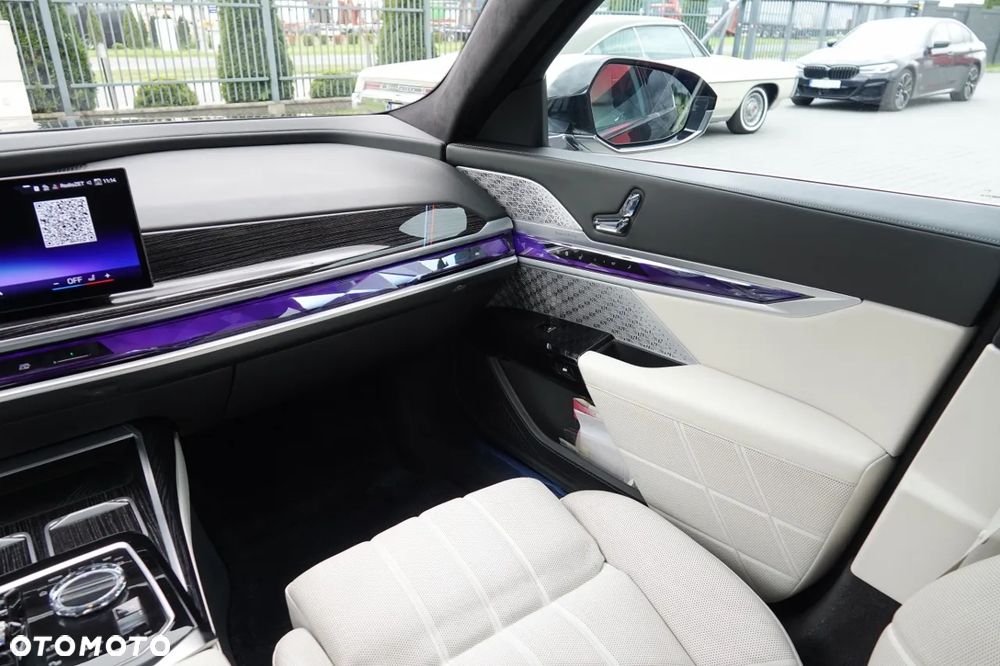 BMW Seria 7 - 29