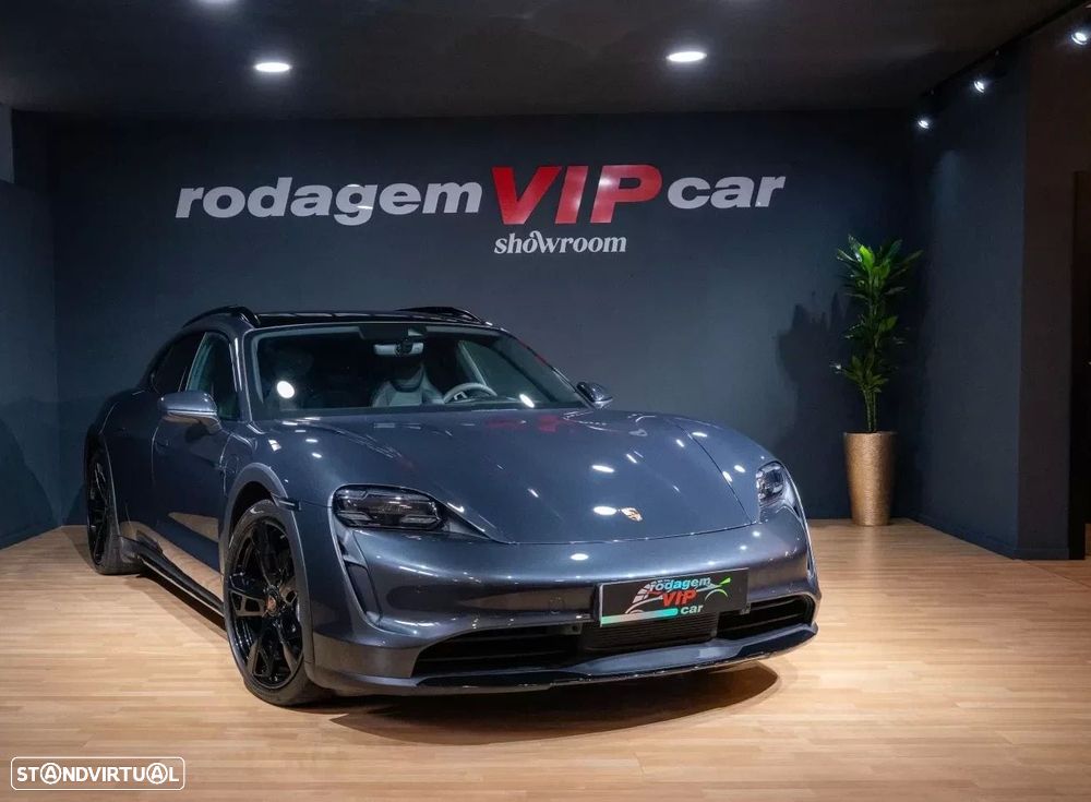 Porsche Taycan Cross Turismo 4