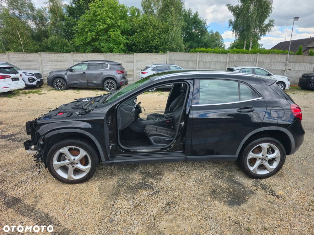 Mercedes-Benz GLA 200 d 7G-DCT - 10