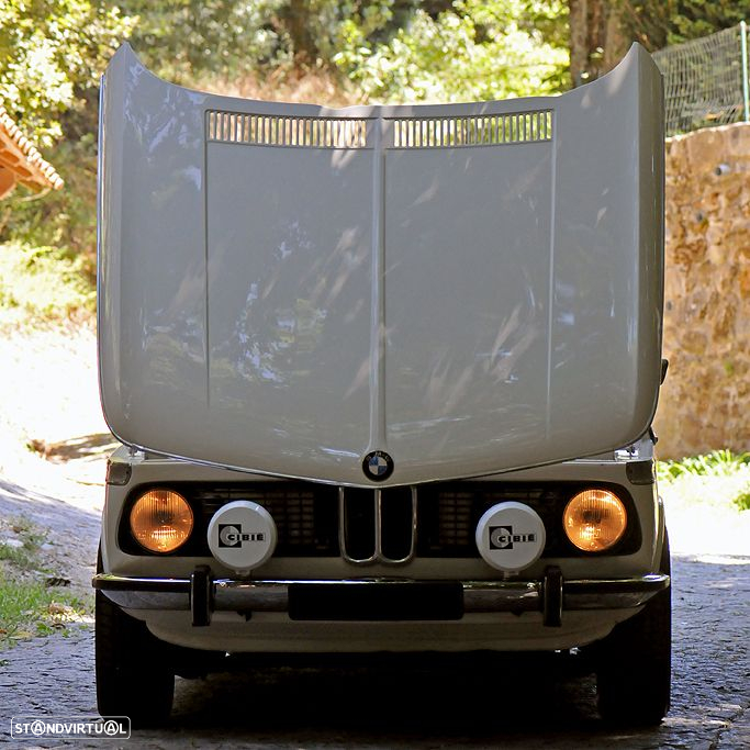 BMW 2002 - 5