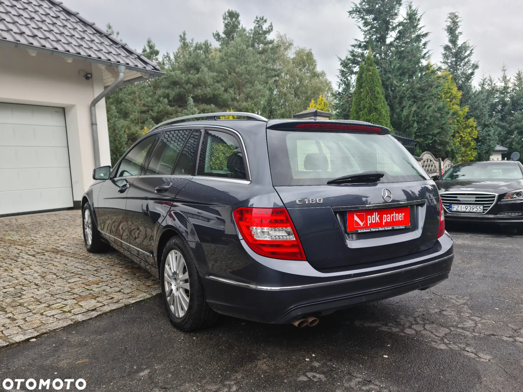 Mercedes-Benz Klasa C 180 CGI BlueEff Elegance - 16