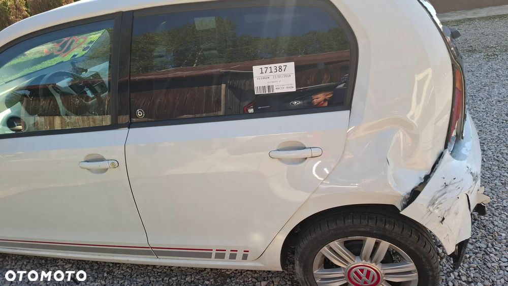 Volkswagen up! 1.0 beats - 7
