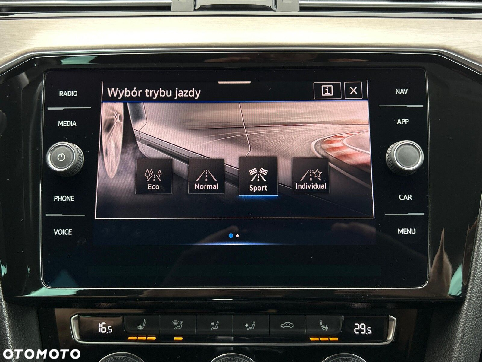 Volkswagen Passat 2.0 TSI Elegance DSG - 36