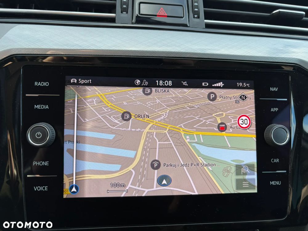 Volkswagen Passat - 18
