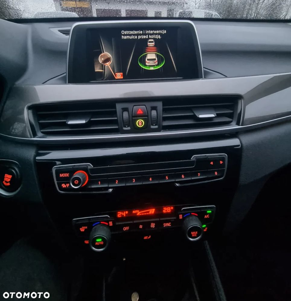 BMW X1 sDrive18d xLine - 11