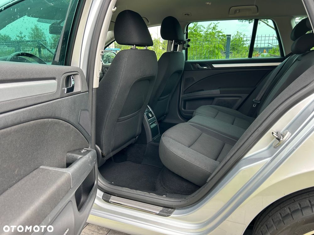 Skoda Superb 2.0 TDI Ambition DSG - 20