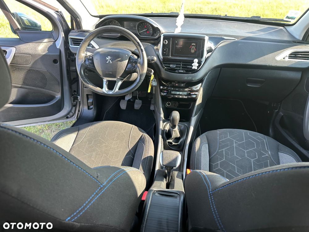 Peugeot 2008 PureTech 82 Allure - 12