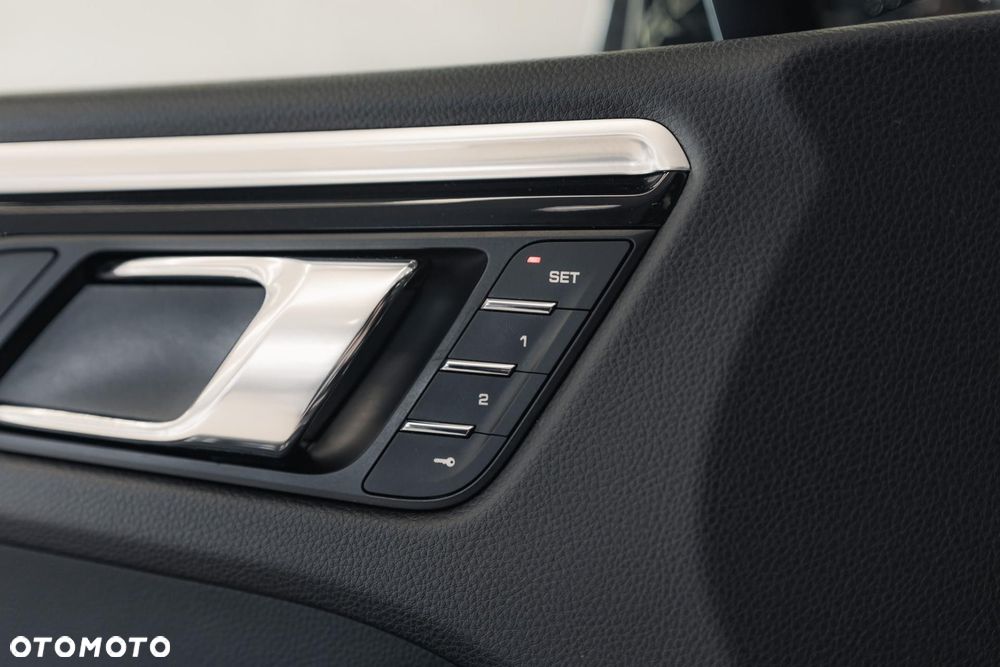 Porsche Macan S - 28