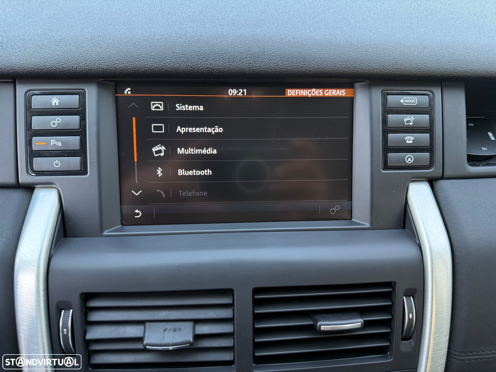 Land Rover Discovery Sport 2.0 eD4 HSE Luxury - 40