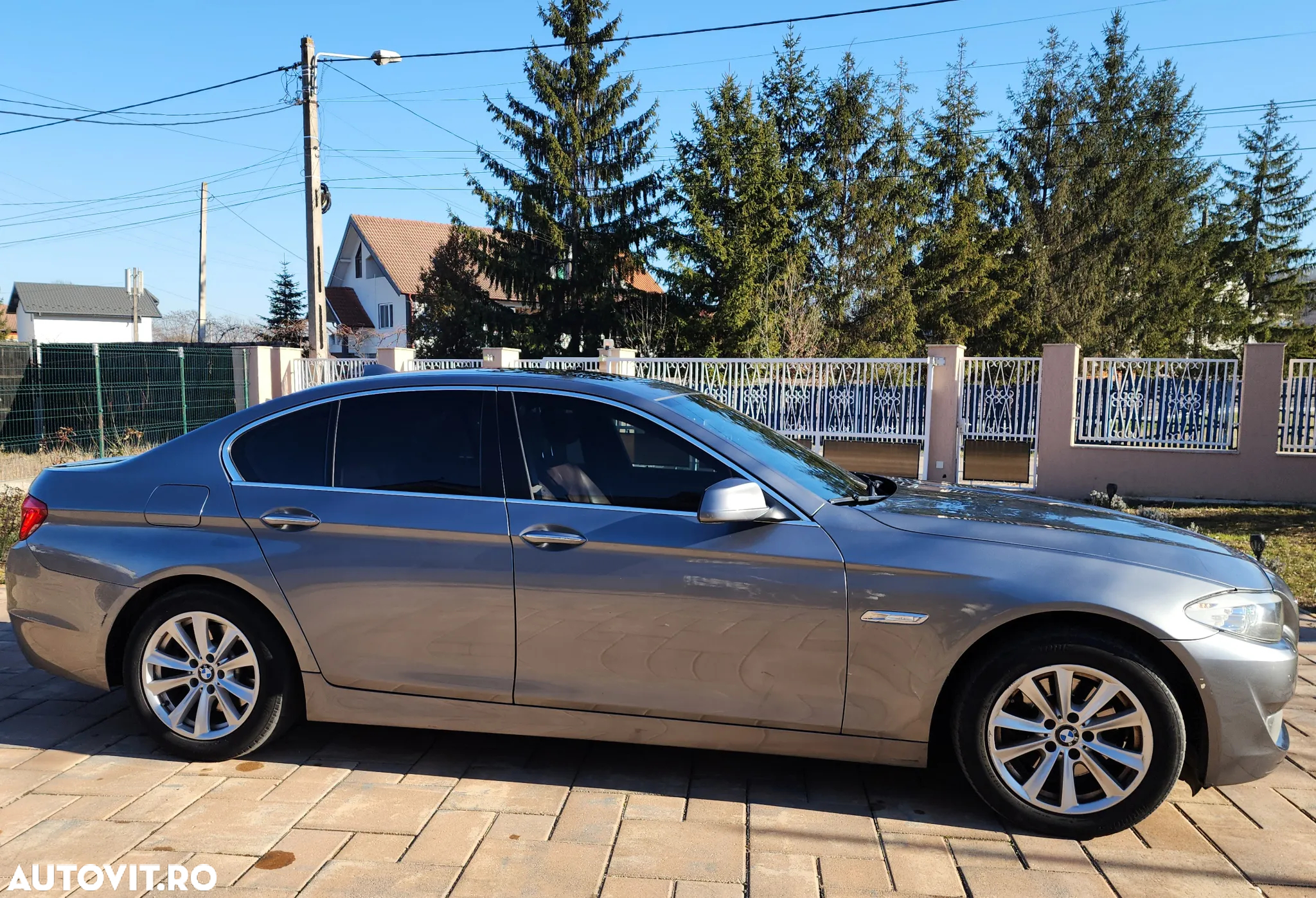 BMW Seria 5 523i Aut. - 4