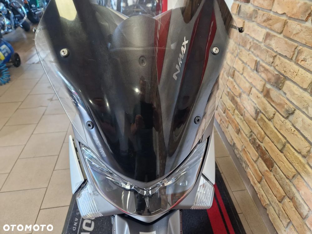 Yamaha NMAX - 17