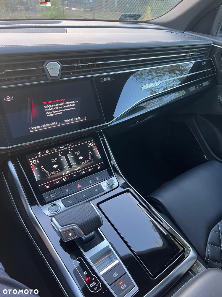 Audi Q8 - 11