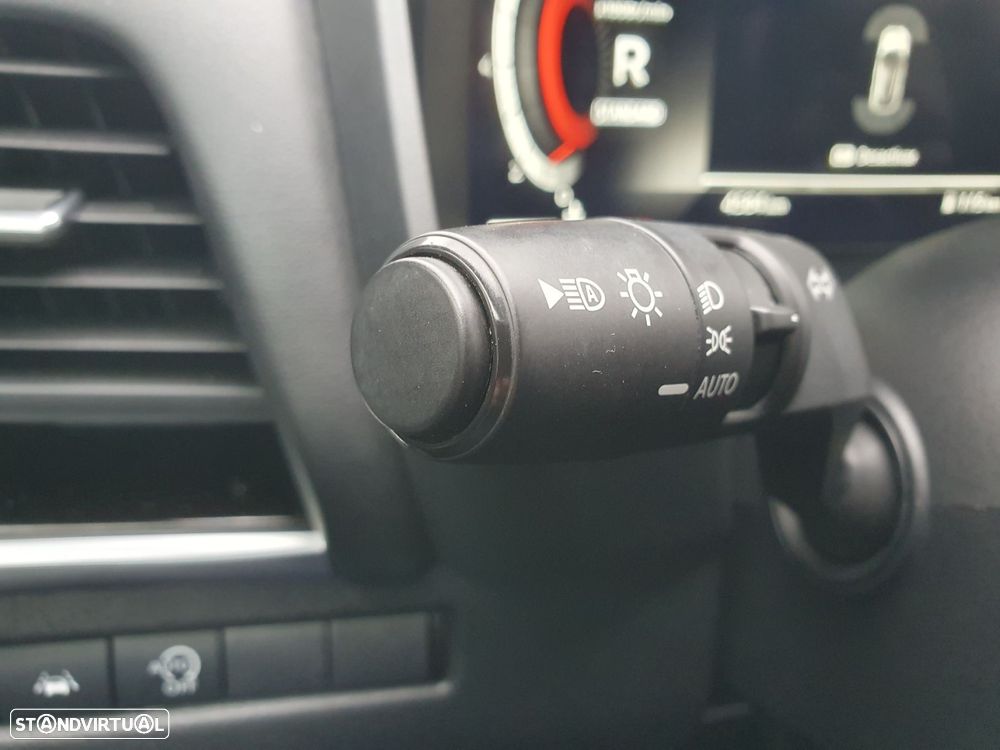 Nissan Qashqai 1.3 DIG-T N-Connecta Xtronic - 25