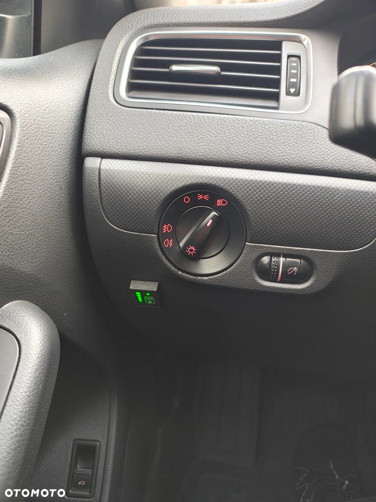 Volkswagen Jetta - 14